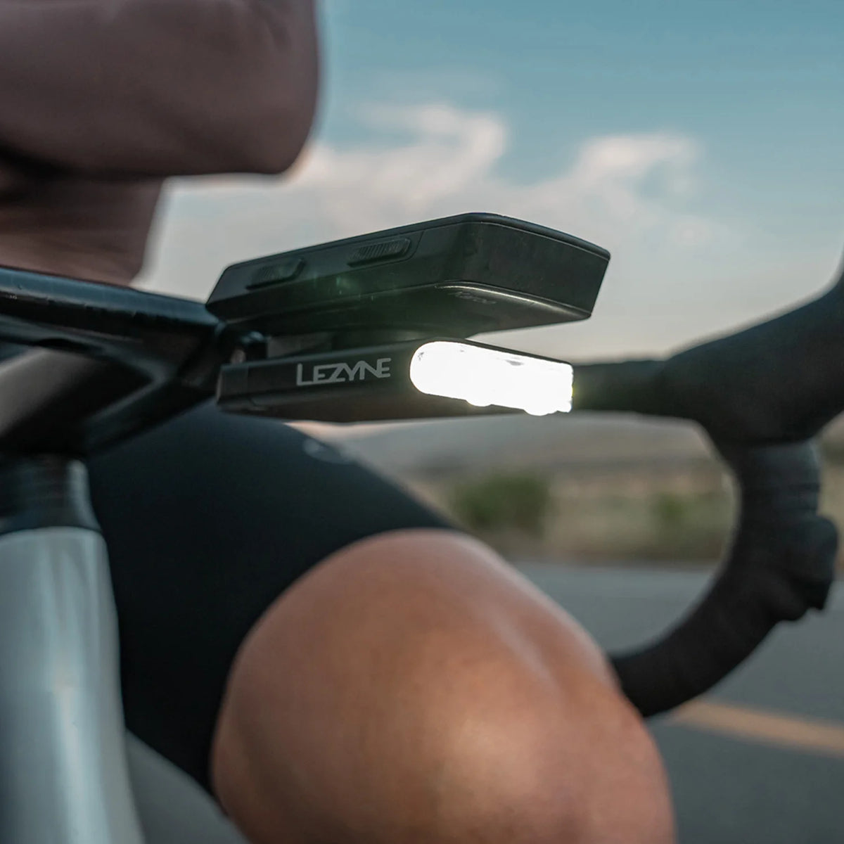 Lumière Avant Road Drive 500 - Lezyne