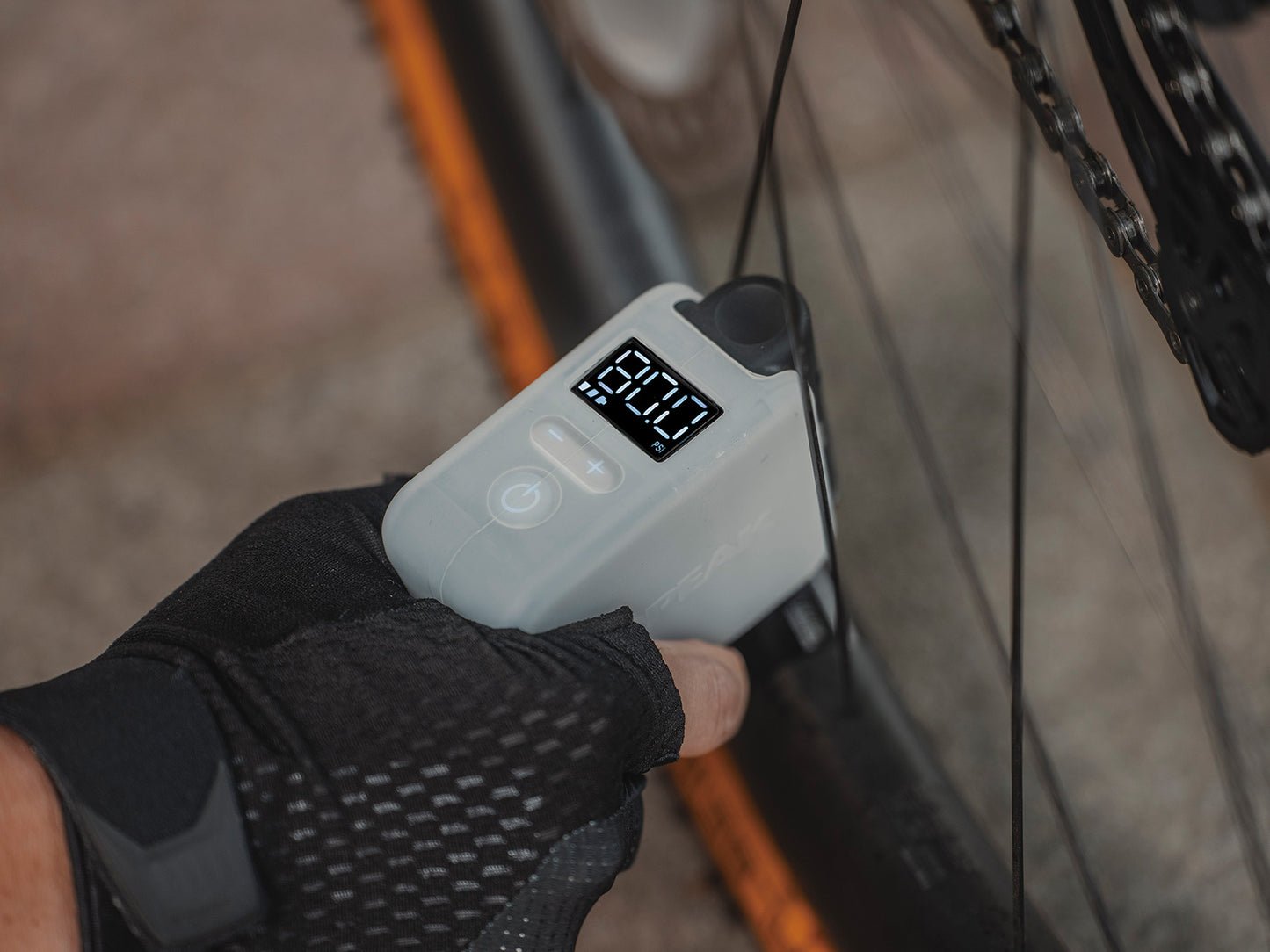 Pompe Numérique Électrique E-BOOSTER - Topeak